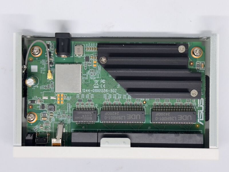 File:ASUS ExpertWiFi EBG15 Internal.jpeg