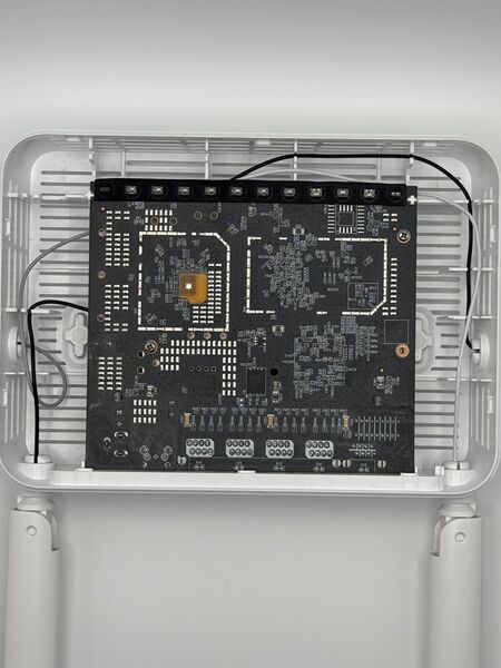 File:Cudy WR3000S Internal.jpeg