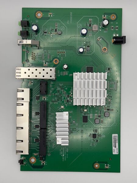 File:TP-LINK ER7206 v2.26 Top.jpeg