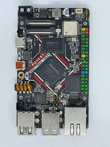 File:BigTree Tech BTT Pi 2 Top.jpeg